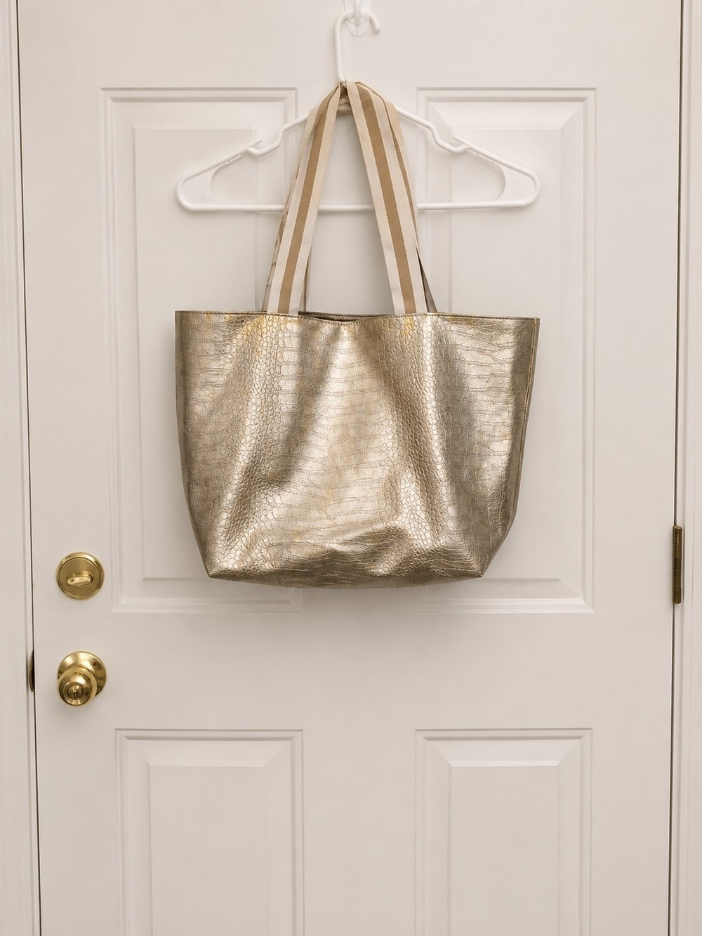 Saks Fifth Avenue Black Label Gold Croc Embossed Tote Striped Handles - Picture 4 of 7